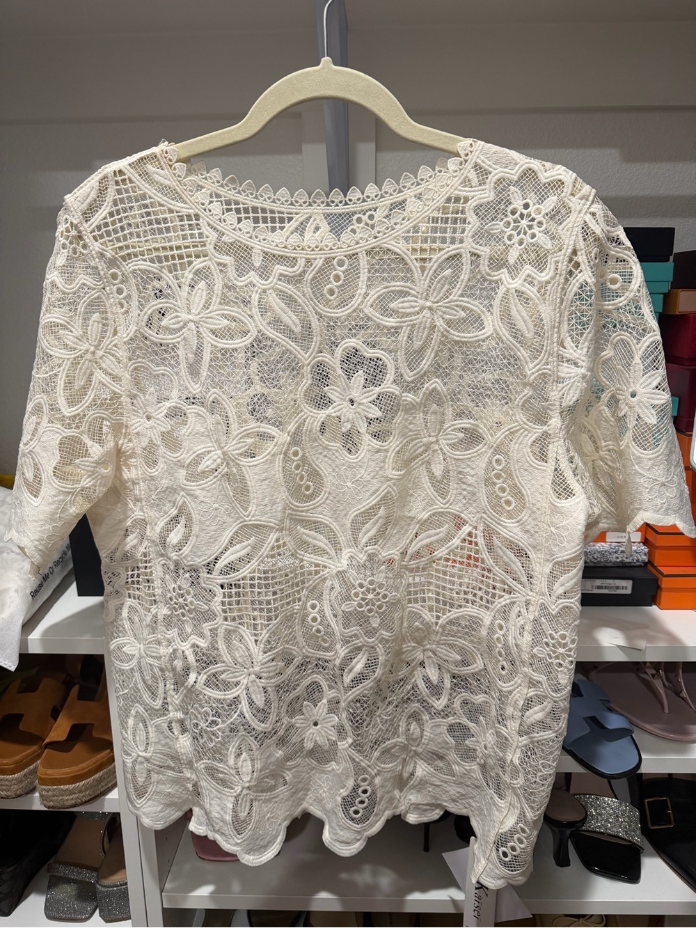 Cream Floral Lace Short-Sleeve cover Top size 6 NWT